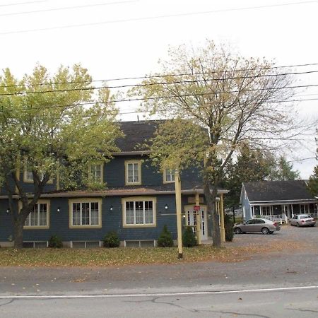 Hotel Fleurs Karaibes Saint-Alexandre-de-Kamouraska Ngoại thất bức ảnh