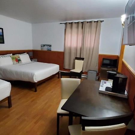 Hotel Fleurs Karaibes Saint-Alexandre-de-Kamouraska Ngoại thất bức ảnh