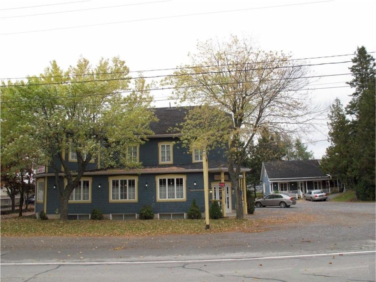 Hotel Fleurs Karaibes Saint-Alexandre-de-Kamouraska Ngoại thất bức ảnh
