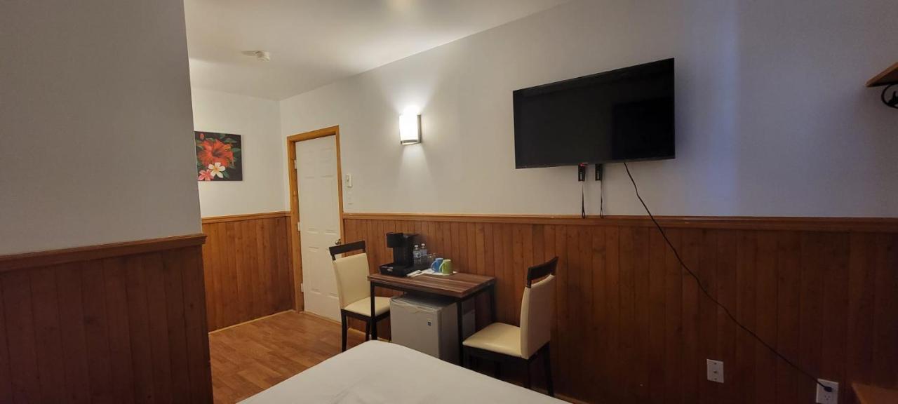Hotel Fleurs Karaibes Saint-Alexandre-de-Kamouraska Ngoại thất bức ảnh