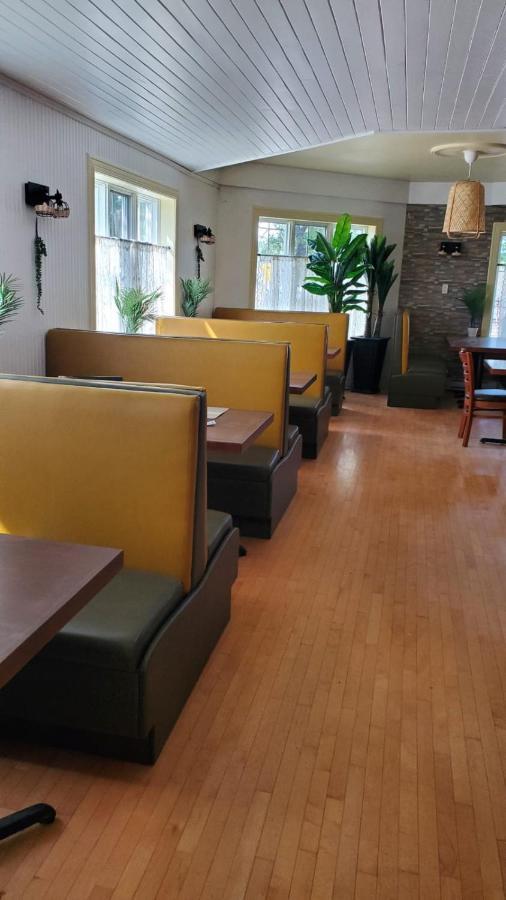 Hotel Fleurs Karaibes Saint-Alexandre-de-Kamouraska Ngoại thất bức ảnh